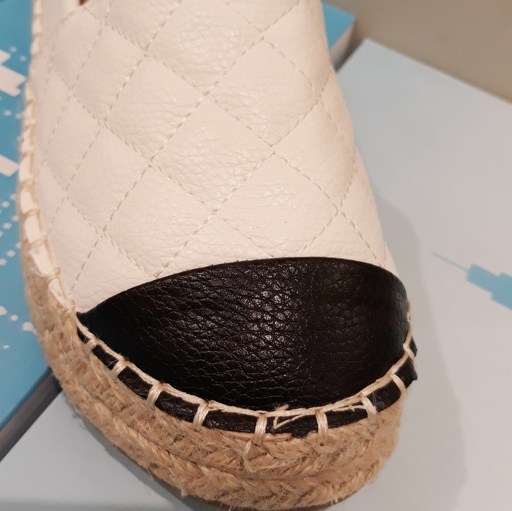 Ccocci Quilted Cap Toe Flats NEW IN BOX! - Picture 6 of 7